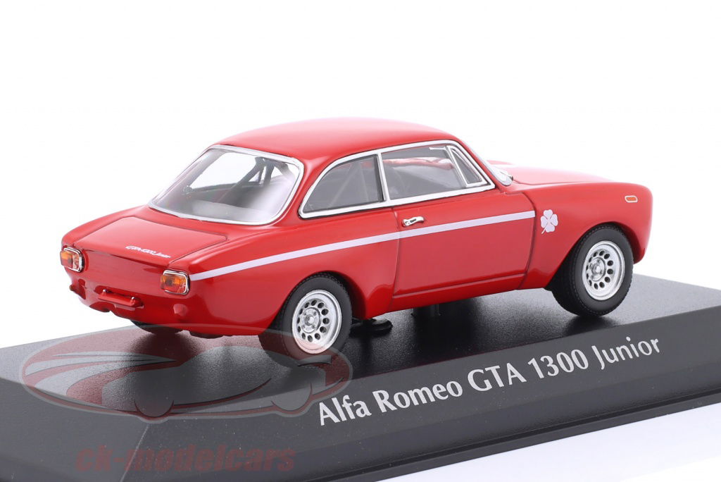 未開封　CG40周年記念 Alfa Romeo GTA 1300 JUNIOR Minichamps 1:43 Alfa Romeo GTA 1300 Junior 建設年 1968 赤