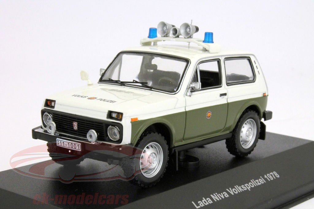 Ixo 1:43 ラーダ・ニーヴァ人民警察は1978年 IS CCC074 モデル