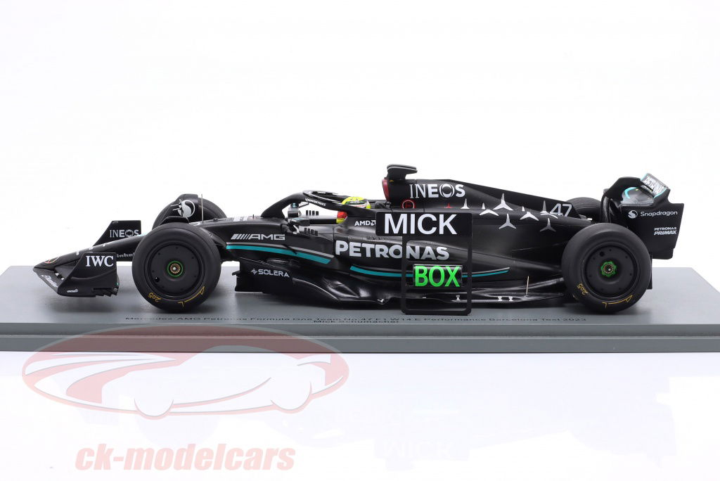 Spark 1:18 Mick Schumacher Mercedes AMG F1 W14 #47 Tire