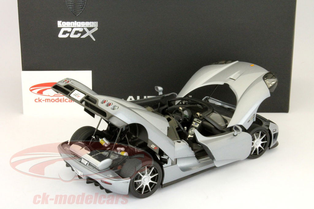 コニシ  メタリック モデルコレクション　US 155mm キャノン砲　模型 Autoart 1/18 Scale Diecast 79003 - Koenigsegg CCX - Silver