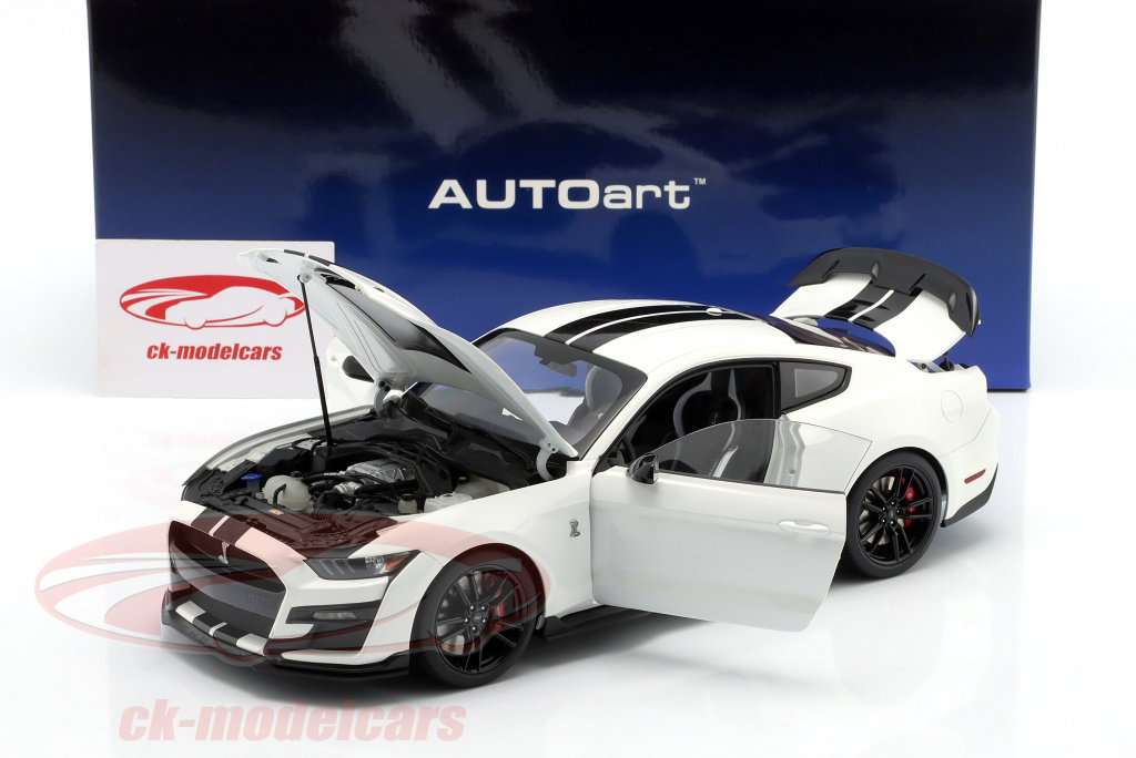 AUTOart Shelby GT500 1/18 スケール AUTOart 1:18 Ford Mustang Shelby GT500 blanco / negro 73095 modelo