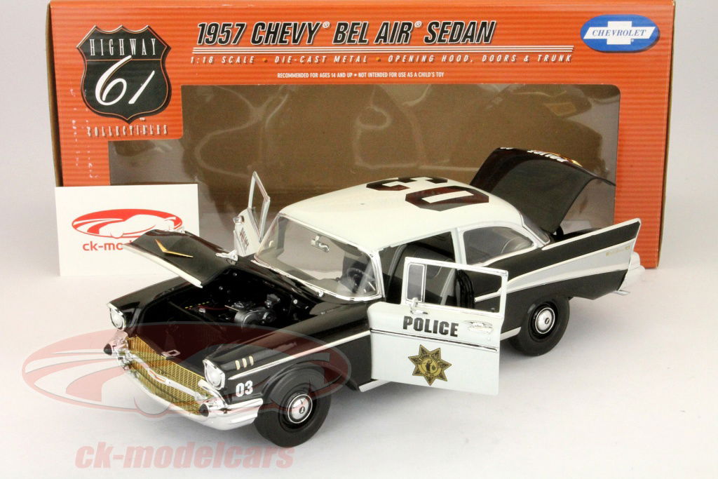 1/18 1957 ベルエア ポリスカー Road Signature Amazon.com: 1957 Chevy Bel Air Hardtop Black with White Top