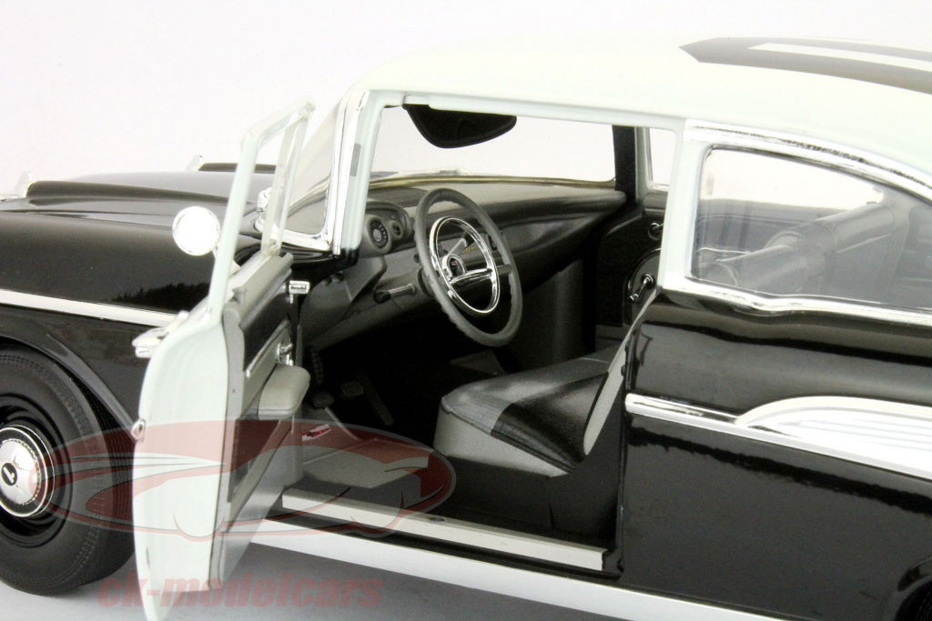 1/18 1957 ベルエア ポリスカー Road Signature Amazon.com: 1957 Chevy Bel Air Hardtop Black with White Top