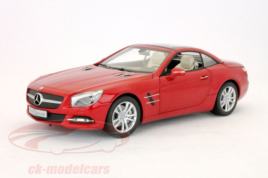 メルセデスベンツ　SLクラス　1/18 Norev 1:18 メルセデス·ベンツSLクラス（R231