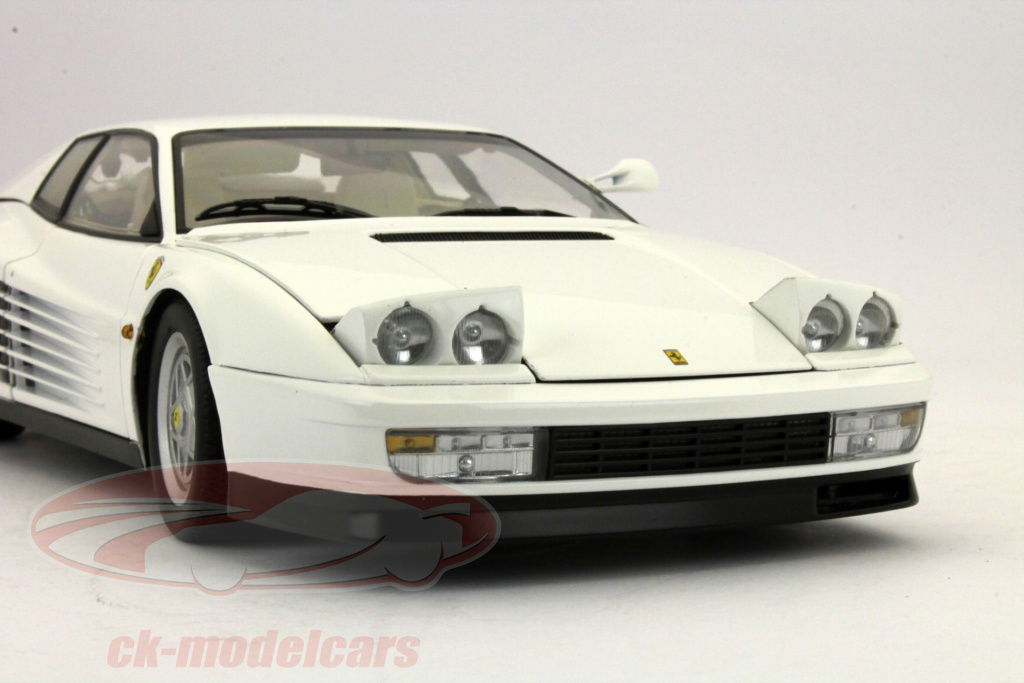 Kyosho 1:18 Ferrari Testarossa Year 1984 white 08424W model