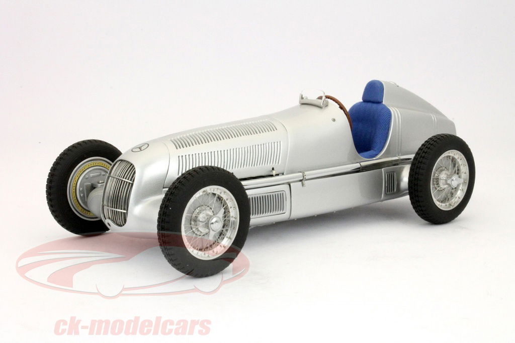 CMC 1/18 メルセデス ベンツ W25　1934　未使用、未展示 CMC 1/18 Scale Model Car M-065 - 1934 Mercedes Benz W25