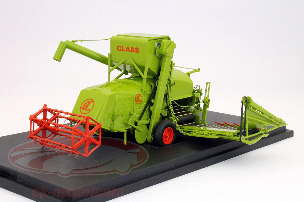 schuco-1-43-combineert-claas-super-automatic-s-1969-groen-2986/