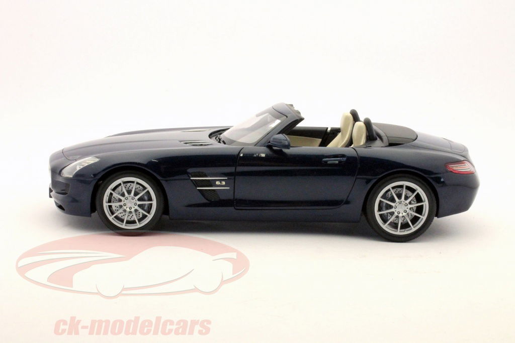 Minichamps 1:18 メルセデス·ベンツSLS AMGロードスターは2011