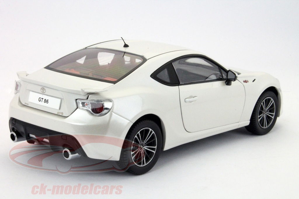 Century Dragon 1/18 トヨタ　GT86 ホワイト 1/18 Diecast Toyota GT86 2012 White Century Dragon Scale