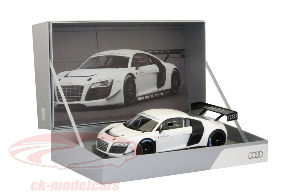 アウディコレクション R8 LMS ULTRA white 新品 Amazon | AUTOart 1/18 アウディ R8 LMS 2016 ホワイト 完成品