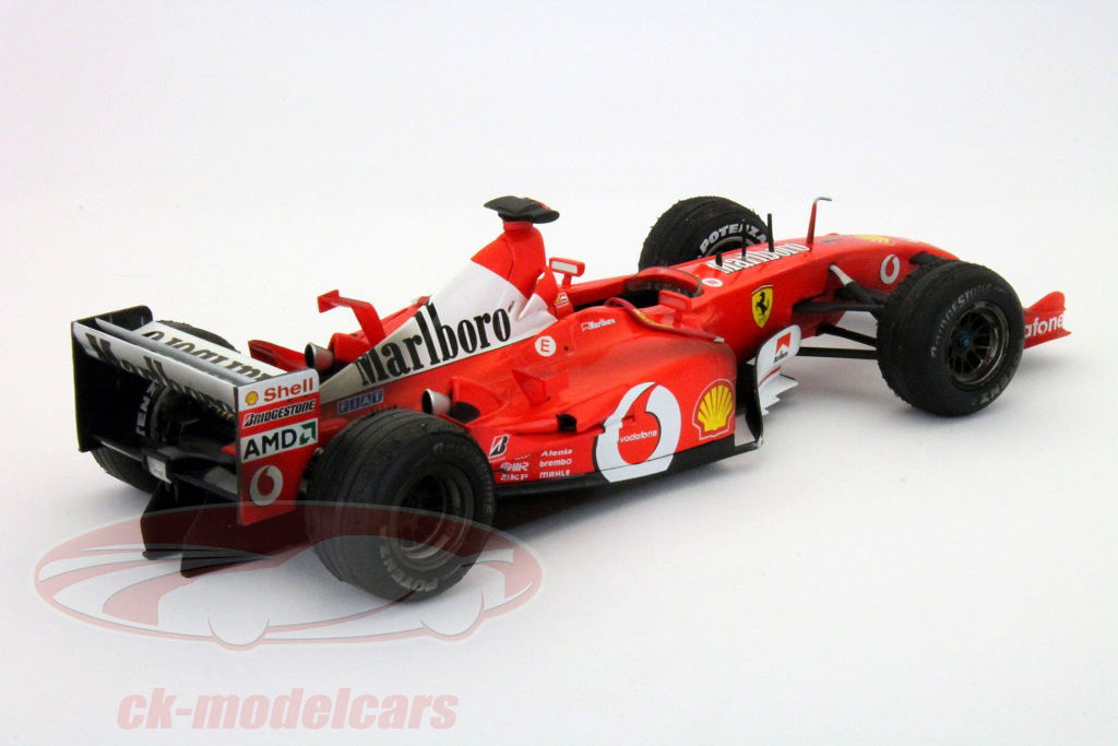 HotWheels 1:18 ミハエル·シューマッハフェラーリF2001