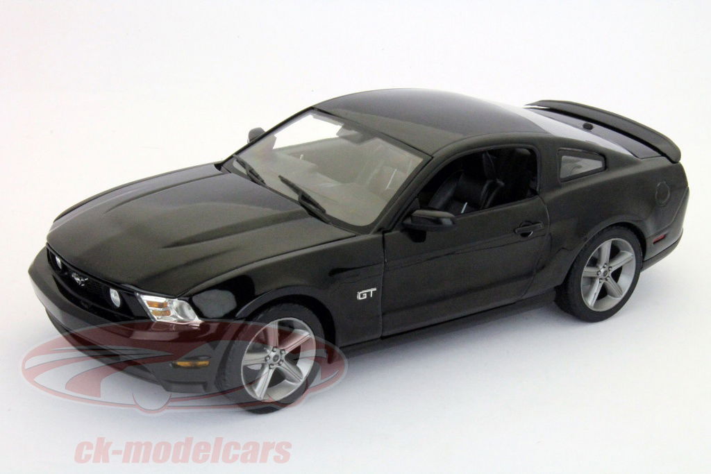 greenlight-1-18-ford-mustang-gt-r-2010-sort-12869/