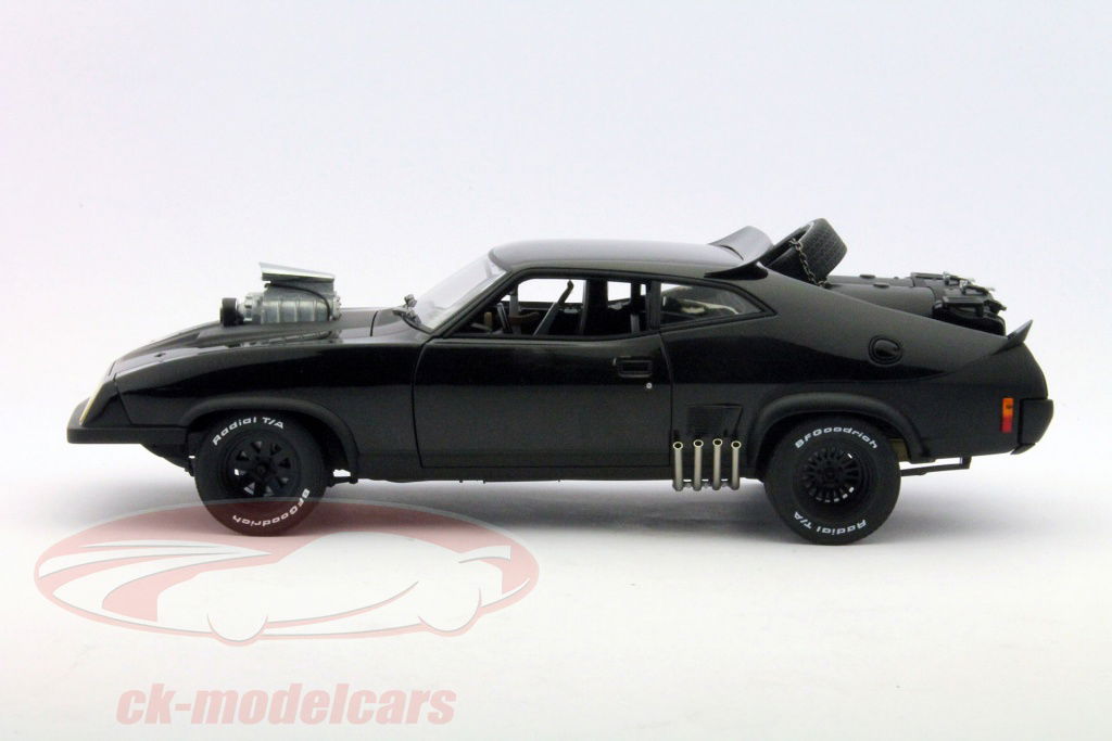 AUTOart 1:18 フォードファルコンXB GTインターセプターロード