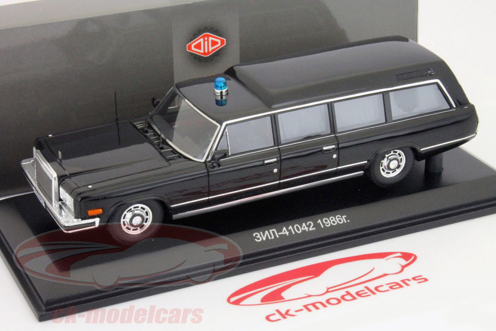 dip-1-43-zil-241042-kremlin-ambulance-schwarz-models-241042/
