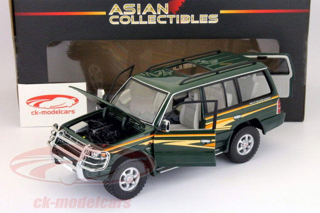 Sun Star Models 1:18 Mitsubishi Pajero year 1998 gren 1225