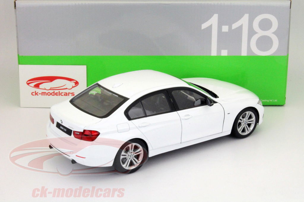 Welly 1/18 BMW 335i　F30 Welly 1:18 BMW 335i (F30) Year 2010 black 18043BK model car