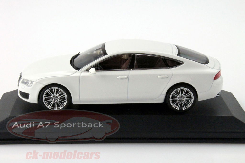 特注 アウディ Audi A7 スポーツバック アイビスホワイト 1/43 1/43 スパーク 501.17.070.31 アウディ特注 アウディ A7