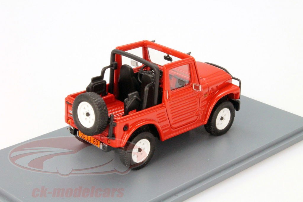 Neo 1:43 Suzuki LJ 80 red with open Hood NEO44005 model car