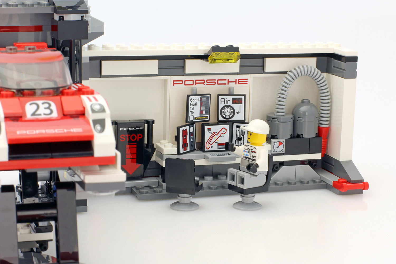 LEGO® Speed Champions Porsche 919 Hybrid e 917K com Pitlane