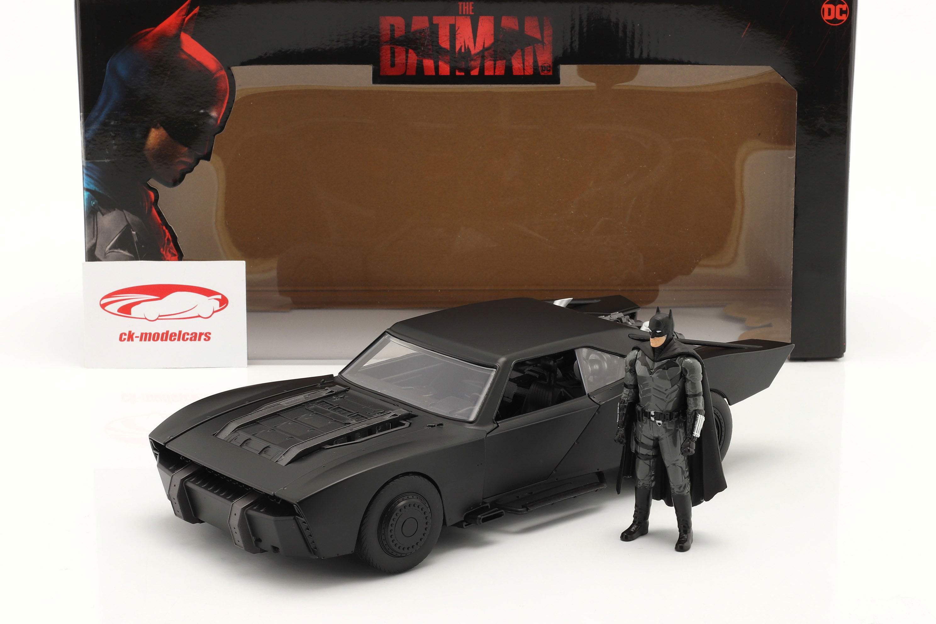 Batmobile with Batman figure Movie The Batman 2022 black 1:18 Jada Toys
