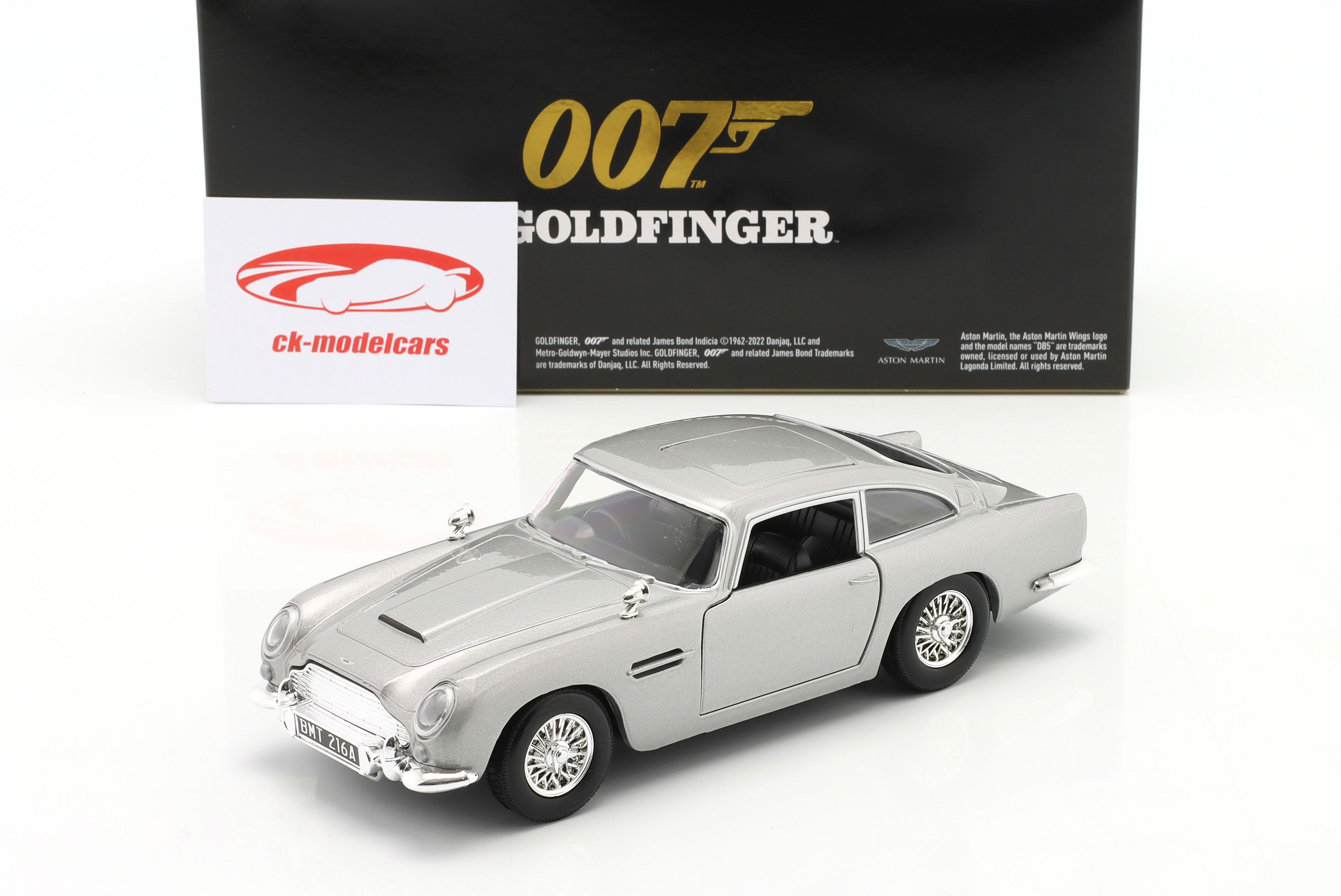Aston Martin DB5 RHD Кино James Bond Goldfinger (1964) Серебряный 1:24 MotorMax