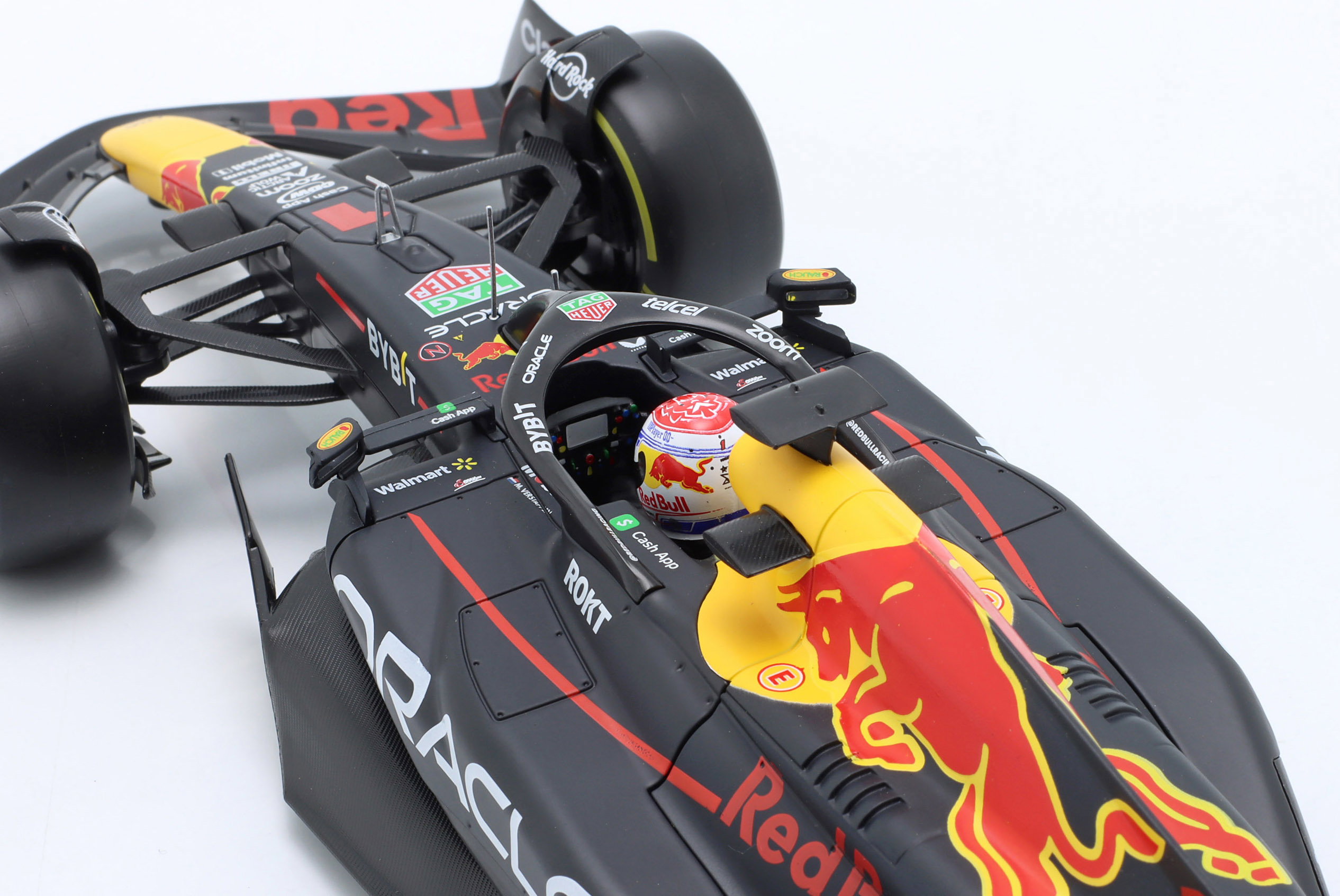 Max Verstappen Red Bull Racing RB19 #1 Formel 1 Weltmeister 2023 1:18 Bburago