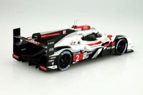 Modell Audi e-tron quattro 2015 im Maßstab 1:18