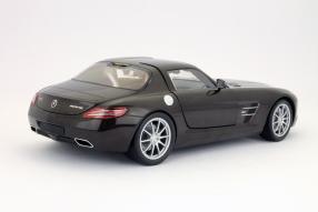 Minichamps Mercedes-Benz SLS AMG Maßstab 1:18
