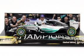 Modellauto Mercedes-AMG Petronas F1 W06 Hamilton Maßstab 1:43