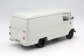 model car Mercedes-Benz L 319 scale 1:18