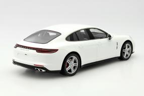 Model car new Porsche Panamera 971 2017 scale 1:18