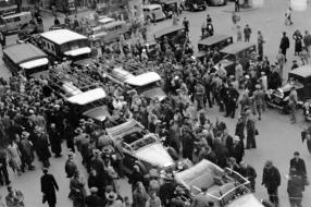 Mercedes-Benz LO 2750 auf Stuttgarter Marktplatz 1934