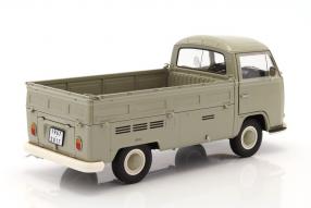 Modellautos VW T2a Pritsche 1:18