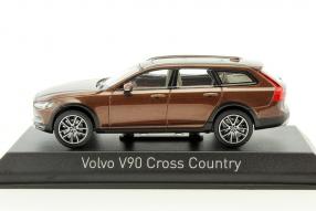 Modellautos Volvo V90 Cross Country 1:43