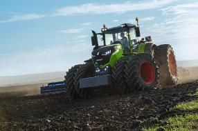 Fendt 1050 Traktor 