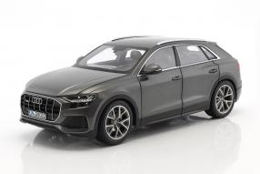 Modellautos Audi Q8 1:18