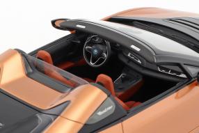 BMW i8 Roadster 2018 1:18 innen
