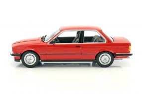 Modellautos modellini BMW 323i 1982 1:18