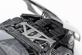 modelcars Aston Martin DB11 2017 1:18