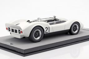 miniatures McLaren Elva 1965 1:18