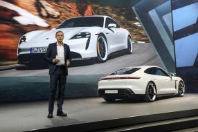 Oliver Blume präsentiert den neuen Taycan auf der IAA 2019 / copyright Foto: Porsche AG