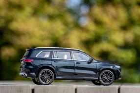 modelcars Mercedes-Benz EQC 400 1:18 / Copyright Fotos: Daimler AG