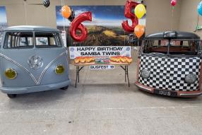 Die beiden Twillinge VW T1a aus Malvern / copyright: Volkswagen AG