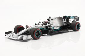 diecast miniatures Lewis Hamilton Mercedes-AMG F1 W10 F1 2019 1:18 Minichamps mit Klappbox