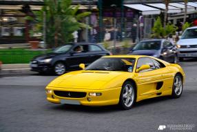 Ferrari F355 Berlinetta 1994, copyright Foto: Von Alexandre Prévot from Nancy, France - Ferrari F355Uploaded by High Contrast, CC BY-SA 2.0, https://commons.wikimedia.org/w/index.php?curid=26176844