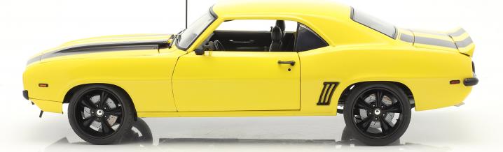 The Chevrolet Camaro Z/28 Yellow Jacket 1969 in 1:18