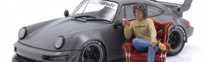 Der Porsche 911 (964) RWB mit einer Maßstabsgetreuen Figur von Schöpfer Akira-Nakai