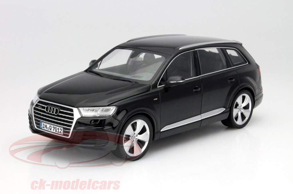 Brandnew: Audi Q7 2nd generation as a model of Minichamps