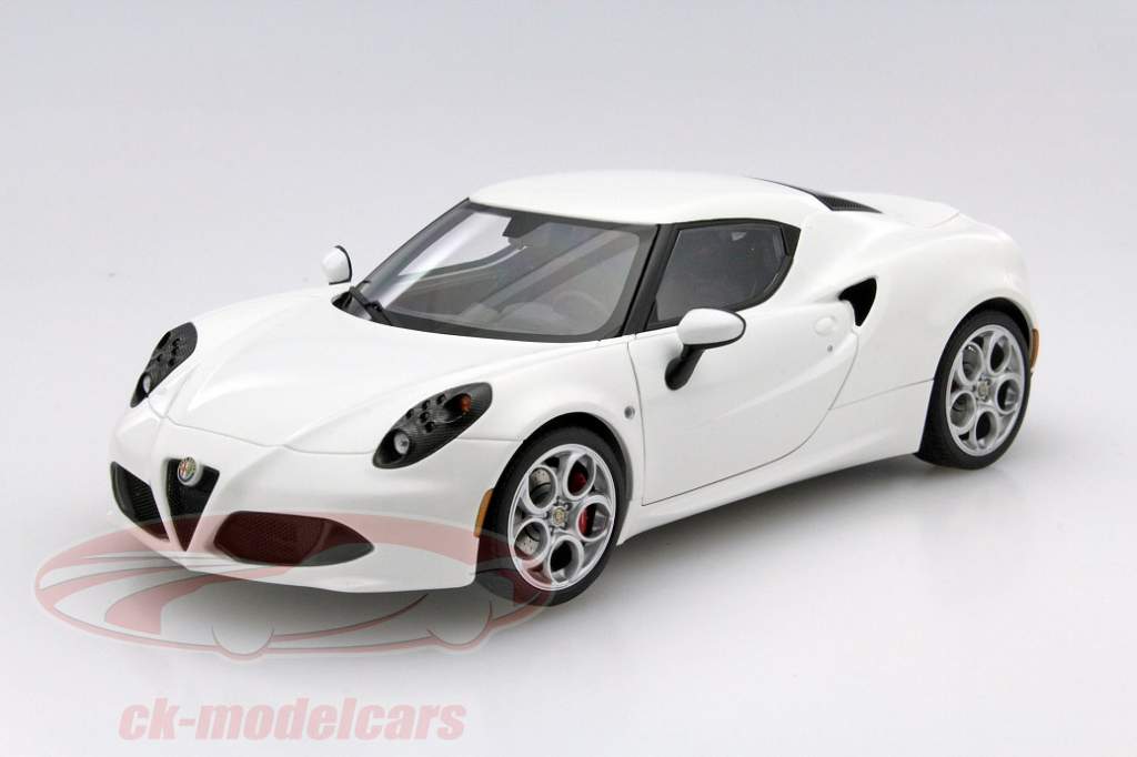 Alfa Romeo 4C- TGIF in 1:18