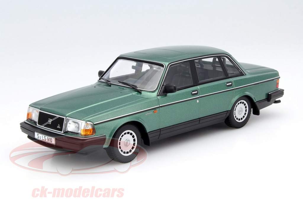 Sweden Hammer: Volvo 240 GL 1986 from Minichamps